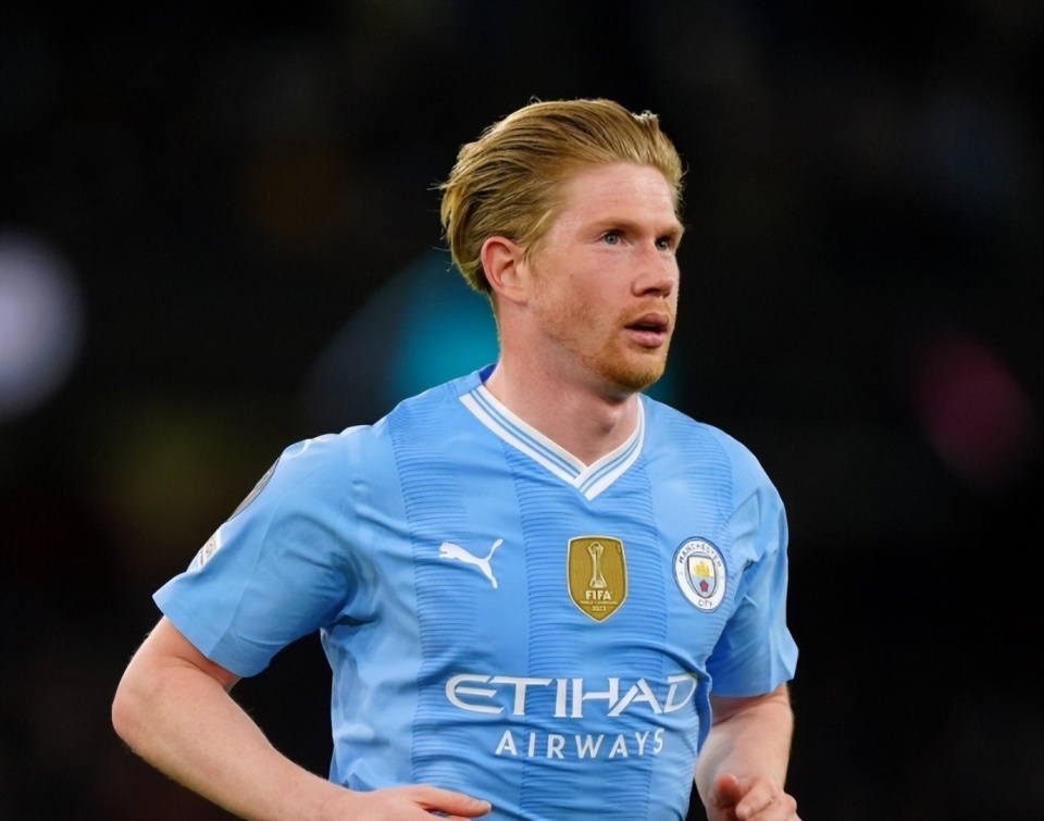 替补球员上场即改变比赛节奏（替补登场瞬间改写比赛节奏）