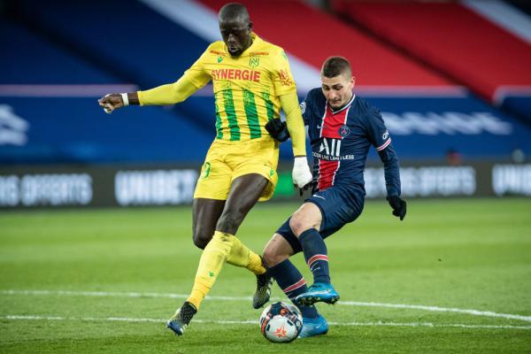 足球英超球队高薪续约门将，球迷满意（英超队豪薪续签主力门将，球迷齐声点赞）