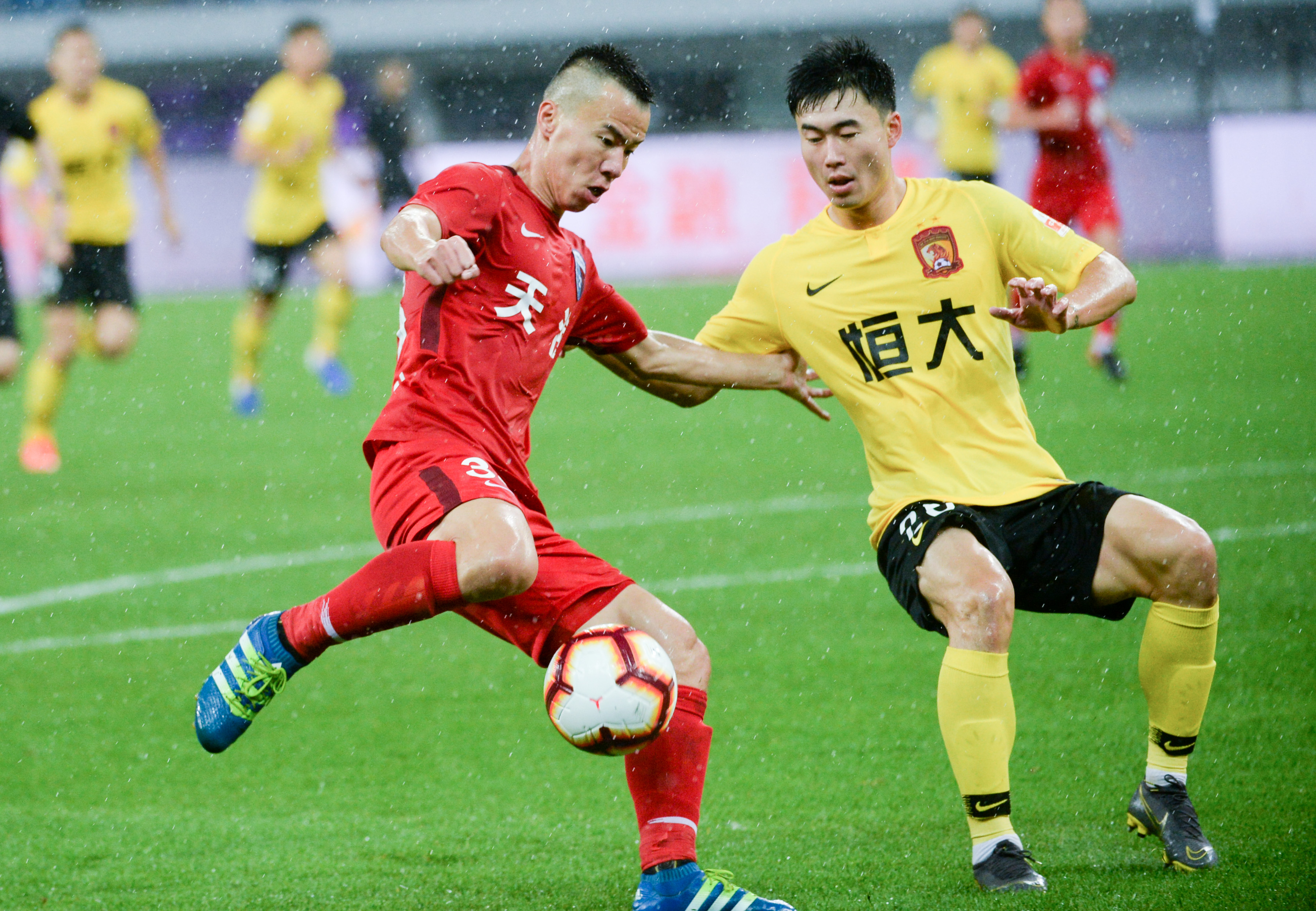 欧洲防守体系为何如此稳定？（欧洲防守体系为何稳如磐石？）