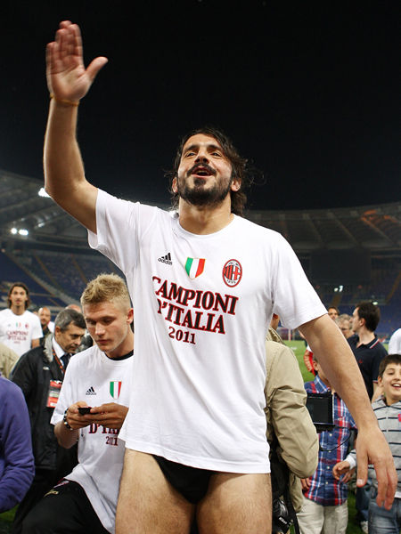 TA：休斯顿中场雷恩斯引人注目，尤文和城市集团都已进行联系（TA：尤文、城市集团已与休斯顿中场雷恩斯接触，这名球员表现抢眼）