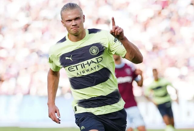 齐达内晒和樊振东打球照片，足球界与乒乓球界梦幻联动，网友：好帅！（齐达内晒与樊振东对打合影，足坛乒坛梦幻同框，网友直呼：太帅了！）