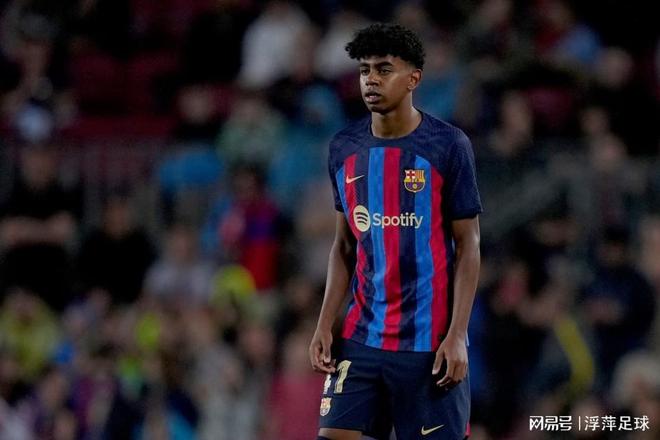 意媒：国米现场考察帕尔马中场贝尔纳韦，考虑让其做恰20替补（意媒：国米现场评估帕尔马中场贝尔纳韦，或将其列为恰20替补人选）