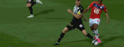 球队攻守转换加速，对手难以适应（攻防转换提速，令对手难以招架）