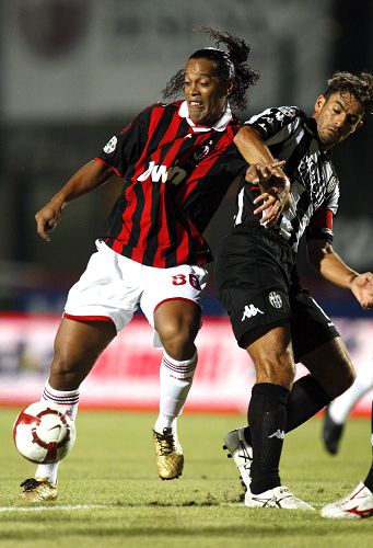 埃里克·加西亚：不会对皇马近况感到高兴；我们会想念阿劳霍（埃里克·加西亚：不为皇马近期表现感到开心；我们会想念阿劳霍）