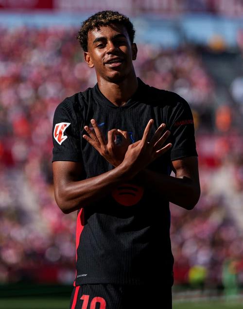 法媒：于帕梅卡诺成为皇马的首选，他已与皇马达成口头协议（法媒：皇马将于帕梅卡诺列为头号目标，双方已口头达成一致）