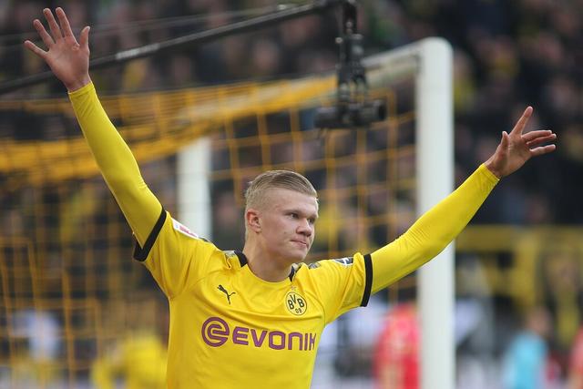 德转评年度最佳右边锋：杜埃、奥利塞、萨拉赫、亚马尔入围（德转年度最佳右边锋评选入围名单：杜埃、奥利塞、萨拉赫、亚马尔）