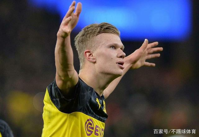 反对家暴，克雷莫内塞球衣背后印的是与球员关系密切女性名字（克雷莫内塞倡议反家暴：球衣背后印与球员关系密切的女性姓名）