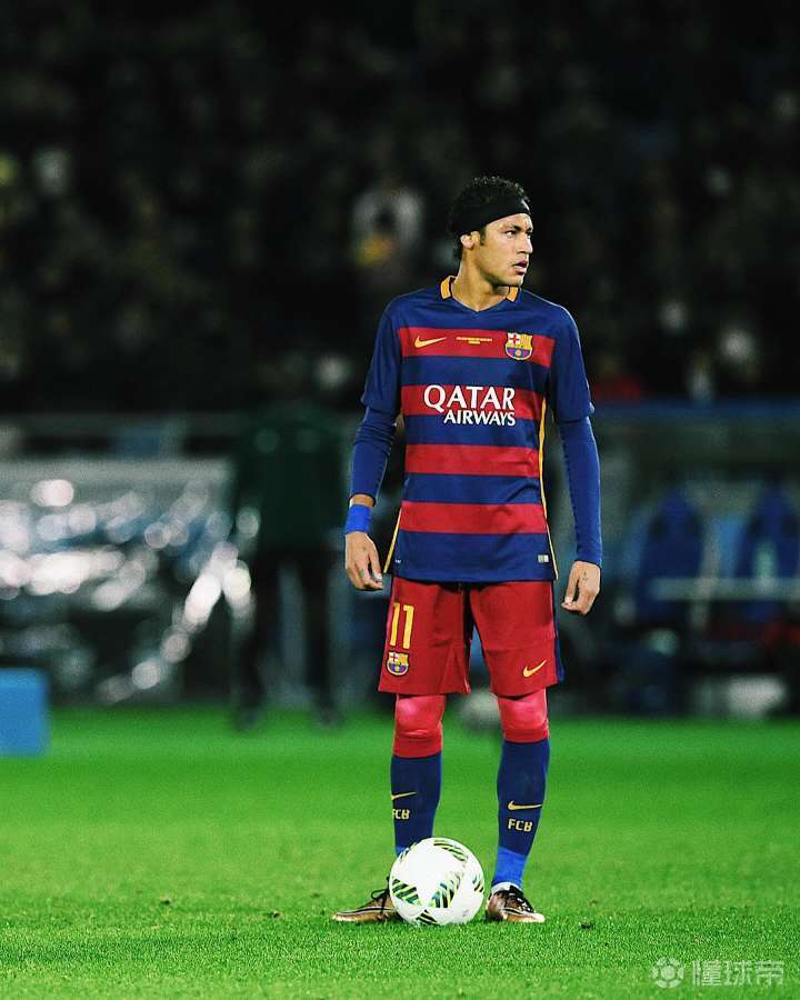 世体：巴萨已获得欧足联批准，欧冠对法兰克福将在诺坎普进行（世体：欧足联批准通过，巴萨欧冠战法兰克福将在诺坎普开打）