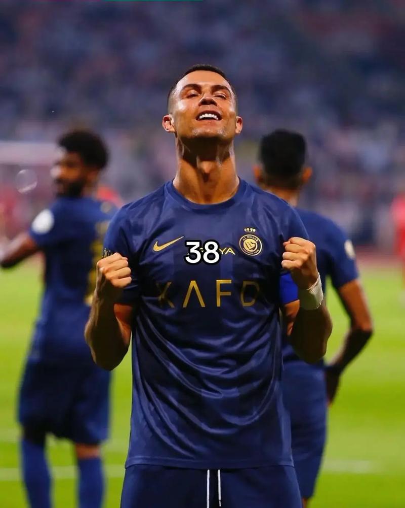 李刚仁：感谢所有球迷前来支持我们，会为世界杯做好充足准备（李刚仁致谢到场球迷：全力备战世界杯）