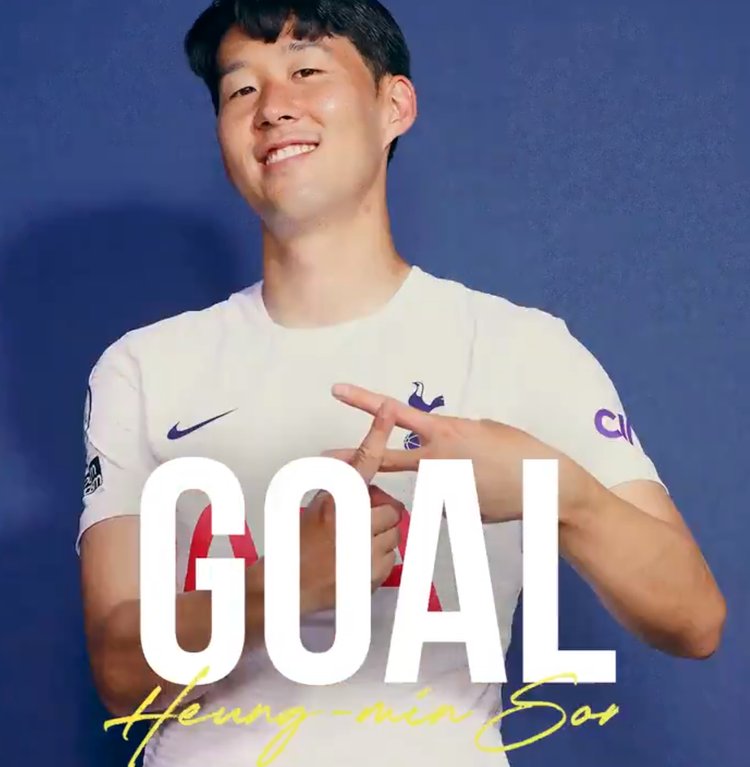 德国队2026年世界杯球衣：三色条纹致敬1990&2014年冠军球衣（德国队2026世界杯战袍：三色纹带致敬1990与2014双冠经典）